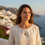 COLLANA CERCHIO TRAFORATO CON ROSA CENTRALE E PERLE